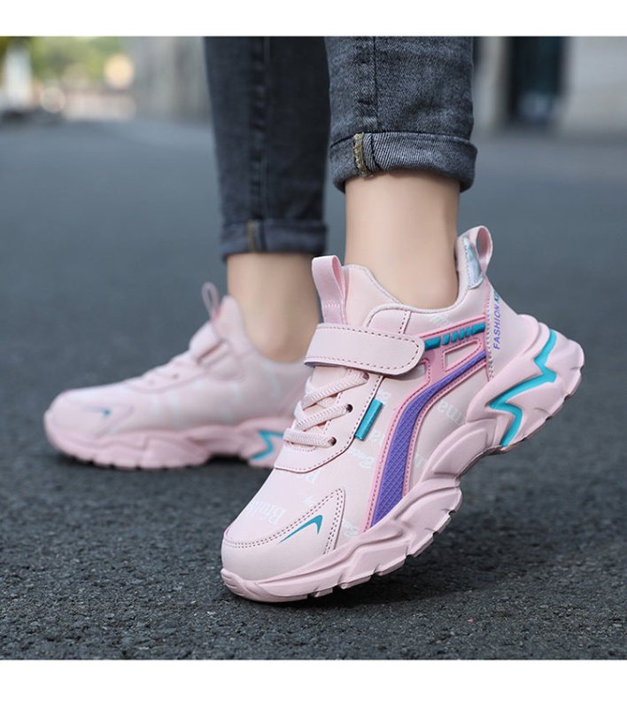 Waterproof Leather Girls Casual Sneaker $35.50 Dana Fashion Color: Black And Red Cotton size: 27 Women's shoes Product information: Pattern: Letters Thickness: ordinary thickness Applicable site: hard ground Color: pink leather surface, pink cotton, black