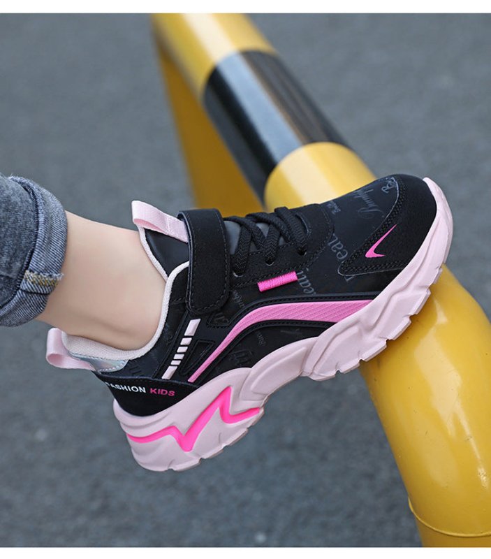 Waterproof Leather Girls Casual Sneaker $35.50 Dana Fashion Color: Black And Red Cotton size: 27 Women's shoes Product information: Pattern: Letters Thickness: ordinary thickness Applicable site: hard ground Color: pink leather surface, pink cotton, black