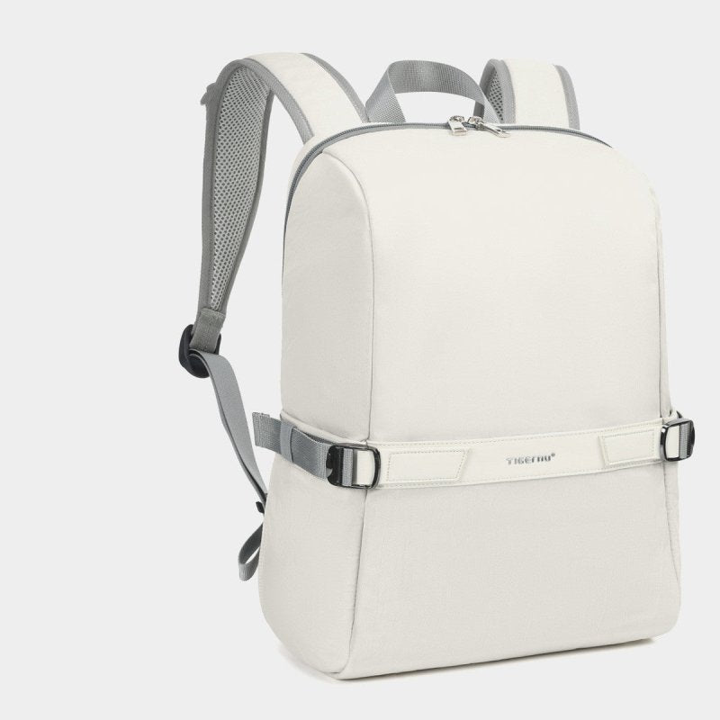 Waterproof Lightweight Backpack Good-looking Men And Women $109.58 Dana Fashion Color: Milky White Size: 29X13X40CM Women's Bags Product information: Lining texture: Nylon Applicable scenarios: Daily matching Color: light green, Milky White, Black Applica