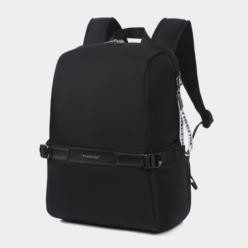 Waterproof Lightweight Backpack Good-looking Men And Women $109.58 Dana Fashion Color: Black Size: 29X13X40CM Women's Bags Product information: Lining texture: Nylon Applicable scenarios: Daily matching Color: light green, Milky White, Black Applicable ge