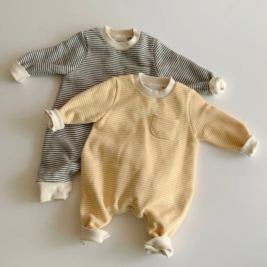 Wear striped baby jumpsuits outside $26.85 Dana Fashion Color: Black Child size: 66cm Baby Clothing Overview: 100% new design and high quality Must-have for fashion women Have a beautiful appearance Infant's wear refers to clothing suitable for babies und