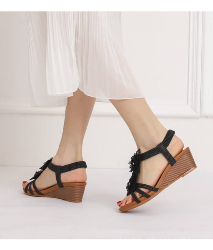 Wedge Roman Bohemian Retro Flower Vacation Sandals $45.50 Dana Fashion Color: Apricot Size: 36 Women's shoes Product information: Pattern: solid color Lining material: Leather Color: black, pink, apricot Upper height: low top Processing Method: Crazy Hors