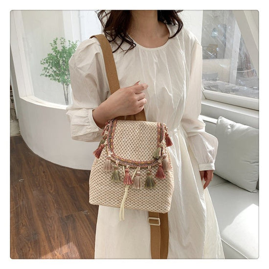 Western Style Travel Women's Straw Backpack Bohemian Style Tassel Bag $35.67 Dana Fashion Color: Pattern Khaki Women's Bags Product information: Applicable scenarios: Daily matching Color: white with pattern, pattern khaki, tassel White, tassels khaki Out