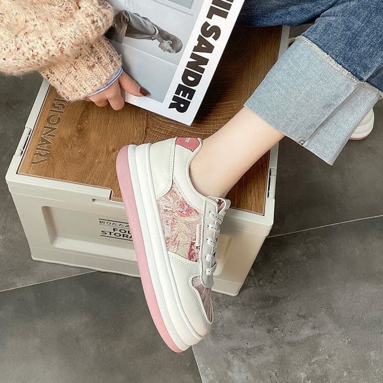 Wheat Ear Oil Painting Casual Retro Commuting Shoes $32.90 Dana Fashion Color: Rice Noodles size: 35 Women's shoes Product information: Lining material: imitation leather Color: beige Green, rice noodles Upper height: low top Sole craft: injection moulded