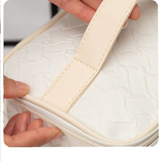 White Large Capacity Portable Travel Makeup Bag $43.99 Dana Fashion Color: White Women's Bags Separate Brushes Compartment - Travel makeup bagcomes with a separate space to hold your brushes andprotect them from dust. Good travel makeup bags for women.Hig