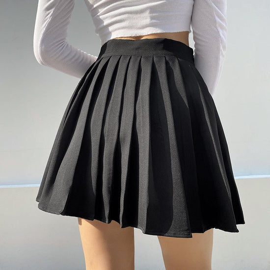 White Pleated Skirt Short Woman Elastic Waist Mini Skirts $45.99 Dana Fashion Color: Black Size: L Women's clothing Product Information Main fabric composition ： mulberry silk technology ： Embroidery / embroidery Popular elements ： Embroidery Skirt shape