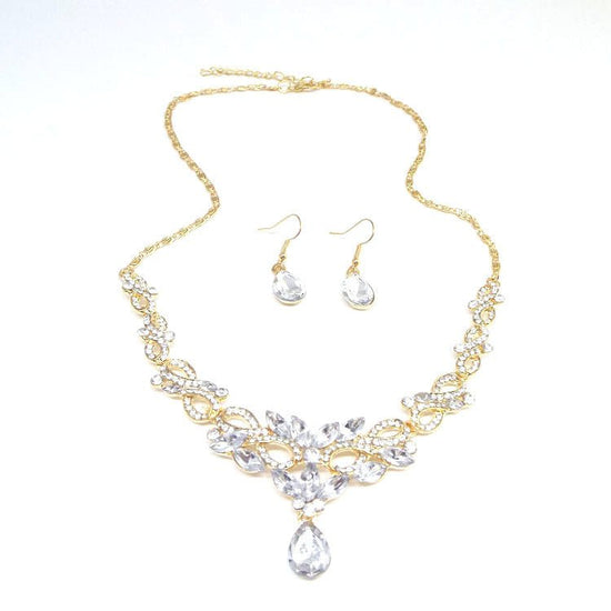 Wild clavicle chain $20.00 Dana Fashion Color: Gold Women's Accessories Style: European and American Material: Alloy Treatment process: electroplating Type: Necklace Style: Women's Modeling: bow