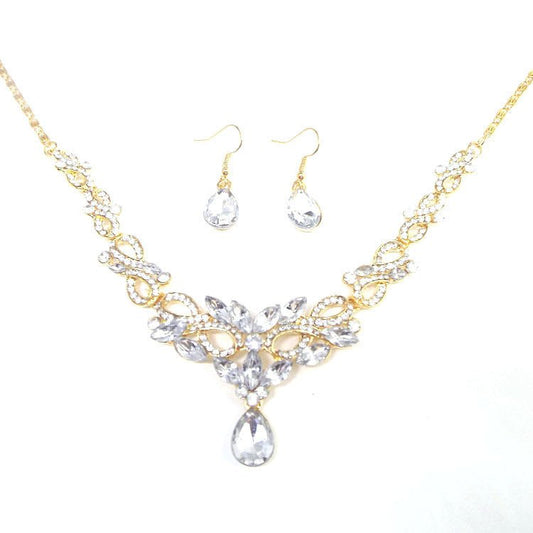 Wild clavicle chain $20.00 Dana Fashion Color: Gold Women's Accessories Style: European and American Material: Alloy Treatment process: electroplating Type: Necklace Style: Women's Modeling: bow