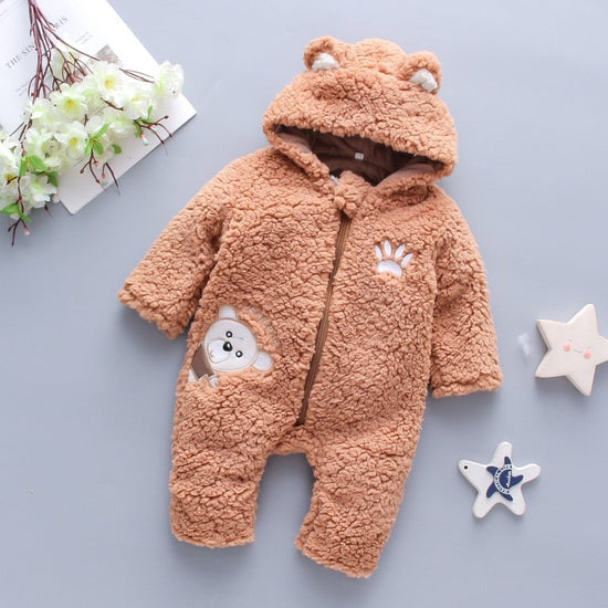 Winter Baby Boy Girl Romper Cotton Clothes $47.99 Dana Fashion Color: Brown Size: 66cm Baby Clothing Product Details: Fabric: Cotton Applicable gender: unisex Color classification: White Brown Khaki Safety class: Class A Material Composition: Cotton 80% P