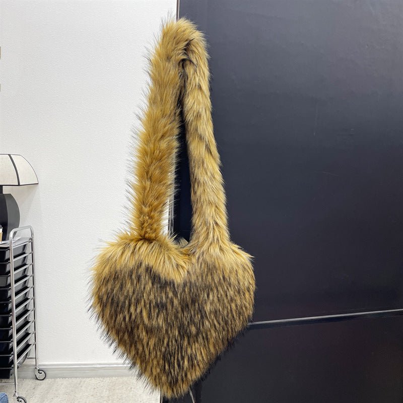 Winter Fleece Shoulder Bags Women Heart Shape Crossbody Bag Plush Large Capacity Love Bag $89.99 Dana Fashion Color: Raccoon Natural Color Women's Bags Product information: Lining texture: Polyester Pattern: None Applicable scenarios: Daily matching Color