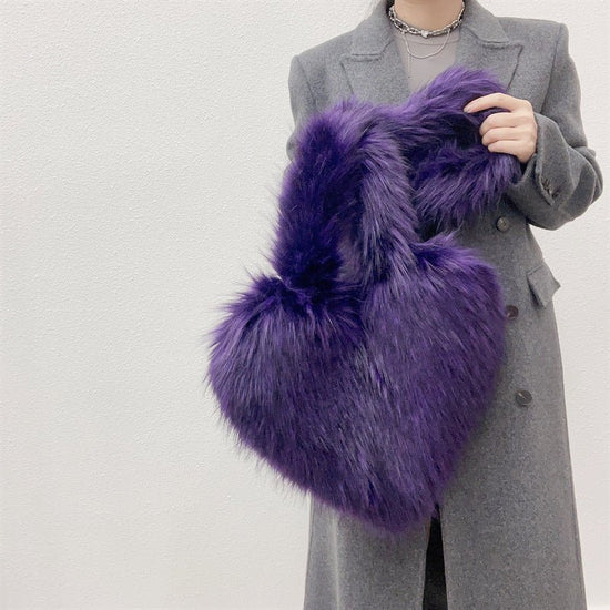 Winter Fleece Shoulder Bags Women Heart Shape Crossbody Bag Plush Large Capacity Love Bag $89.99 Dana Fashion Color: Black Women's Bags Product information: Lining texture: Polyester Pattern: None Applicable scenarios: Daily matching Color: plain color, B