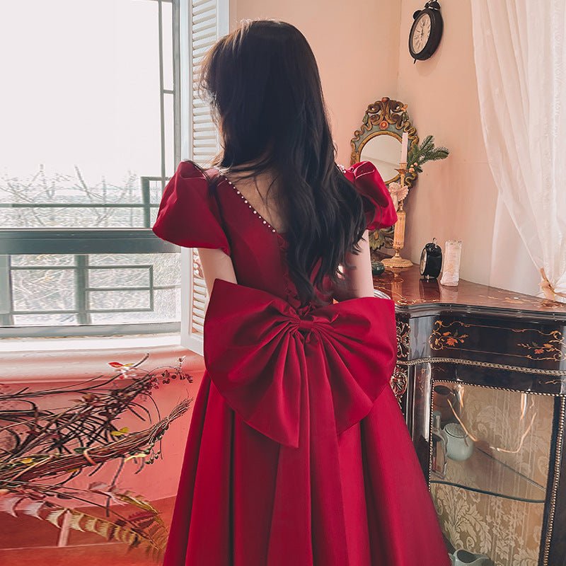 Winter Wine Red Engagement Daily French Princess On The Run Satin Dress $120.00 Dana Fashion Color: Wine Red Mid Length size: L Women's clothing Product information: Color: wine red mid-length, wine red long Sleeve type: puff sleeve Main fabric compositio