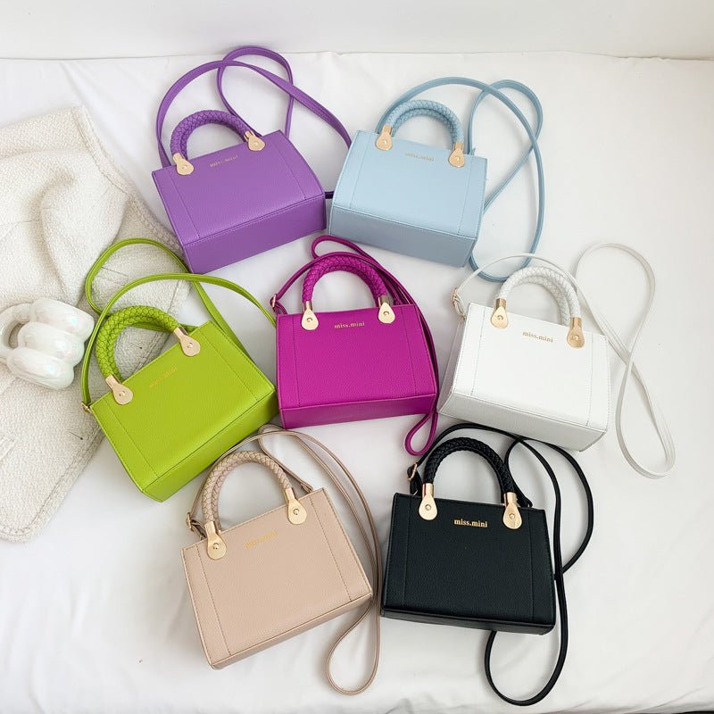 Women's Bag Trendy Fashion Ins Lychee Pattern Portable $27.94 Dana Fashion Color: Black Women's Bags Product information: Lining texture: without lining Applicable scenarios: Daily matching Color: white, black, blue, khaki, green, Rose Red, Purple Outer b