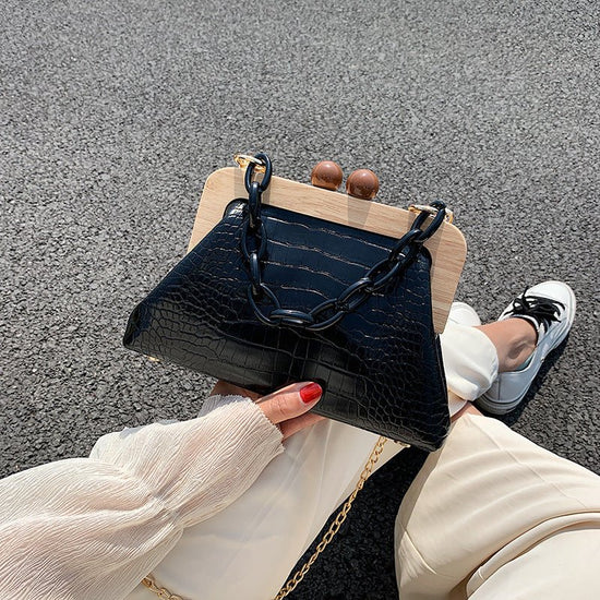 Women's Bags Popular New Trendy Fashion Texture Ins Messenger Net Red Chain Bag $49.45 Dana Fashion Color: Black Women's Bags Product information: Style: sweet lady Style: chain bag Fabric texture: PU Style: women's shoulder bag Bag shape: round Packing l