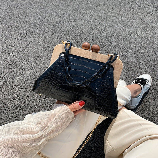 Women's Bags Popular New Trendy Fashion Texture Ins Messenger Net Red Chain Bag $49.45 Dana Fashion Color: Black Women's Bags Product information: Style: sweet lady Style: chain bag Fabric texture: PU Style: women's shoulder bag Bag shape: round Packing l