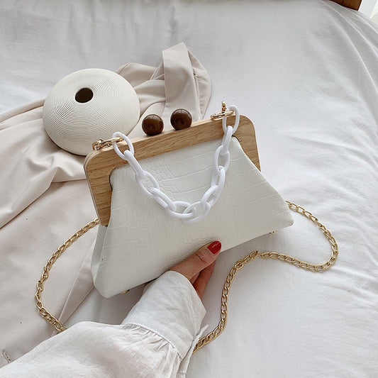 Women's Bags Popular New Trendy Fashion Texture Ins Messenger Net Red Chain Bag $49.45 Dana Fashion Color: Black Women's Bags Product information: Style: sweet lady Style: chain bag Fabric texture: PU Style: women's shoulder bag Bag shape: round Packing l