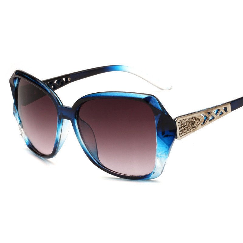 Women's Big Frame Sunglasses Women Retro Sunglasses $15.00 Dana Fashion Color: Asymptotically blue style: 1PC Women's Accessories Product Information: Lens material: resin lens Frame material: PC+metal Style: popular fashion retro Function: Anti-UV decora