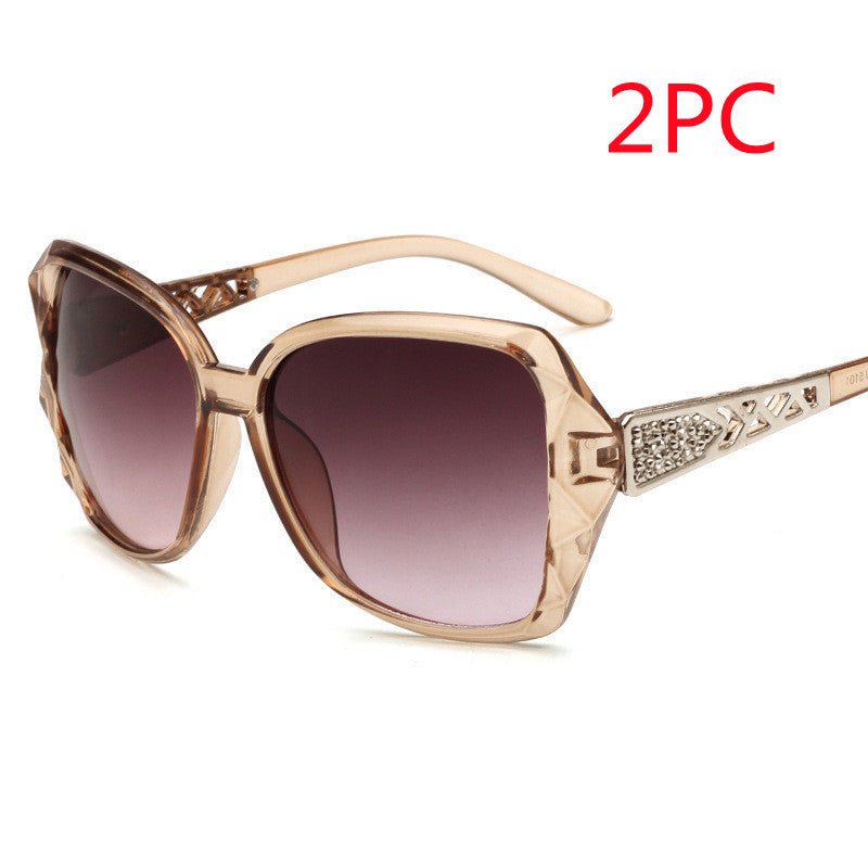 Women's Big Frame Sunglasses Women Retro Sunglasses $15.00 Dana Fashion Color: Champagne style: 2PC Women's Accessories Product Information: Lens material: resin lens Frame material: PC+metal Style: popular fashion retro Function: Anti-UV decorative mirro