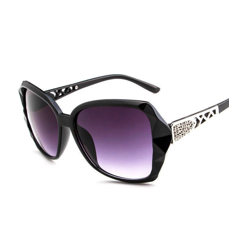 Women's Big Frame Sunglasses Women Retro Sunglasses $15.00 Dana Fashion Color: Asymptotic purple style: 1PC Women's Accessories Product Information: Lens material: resin lens Frame material: PC+metal Style: popular fashion retro Function: Anti-UV decorati