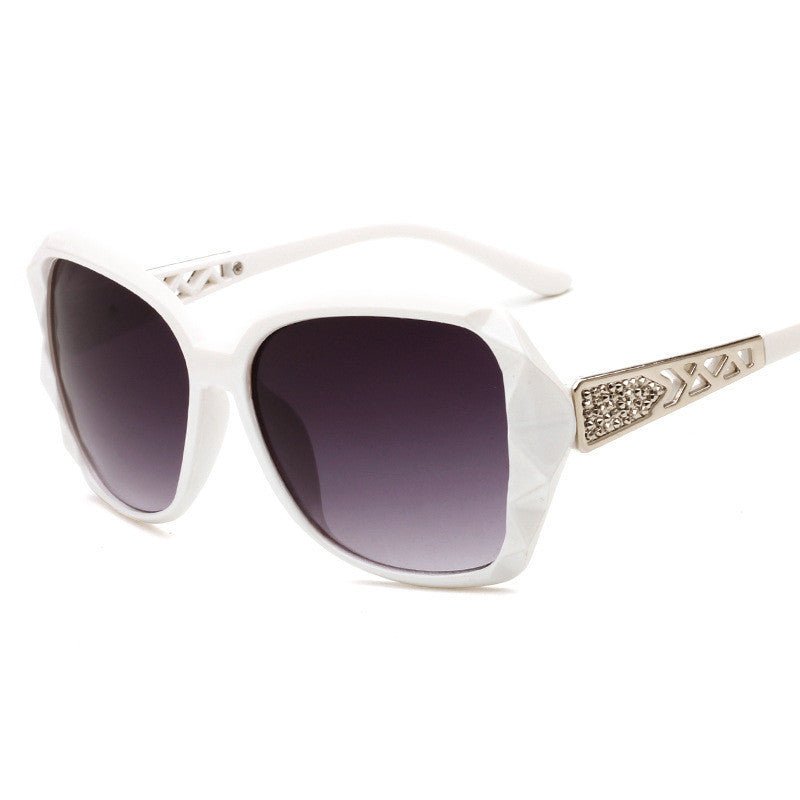 Women's Big Frame Sunglasses Women Retro Sunglasses $15.00 Dana Fashion Color: Solid white style: 1PC Women's Accessories Product Information: Lens material: resin lens Frame material: PC+metal Style: popular fashion retro Function: Anti-UV decorative mir