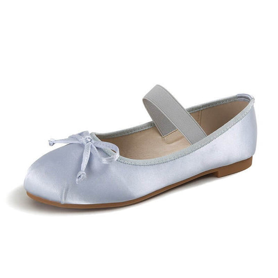 Women's Bow Tie Silk Satin Flat Shoes $39.50 Dana Fashion Color: Blue Size: 33 Women's shoes Overview: Unique design, stylish and beautiful. Good material, comfortable feet. A variety of colors, any choice. Specification: Toe shape: round head Upper mater