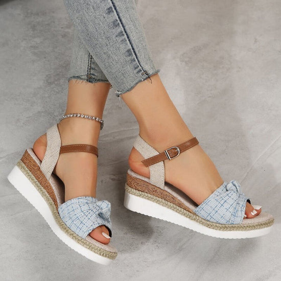 Women's Buckle Wedge Platform Sandals $45.50 Dana Fashion Color: Apricot Size: 36 Women's shoes Product information: Material lining: Pu Scaffold shape: round head Color: sky blue, apricot Upper material: Pu Size: 36.37, 38.39, 40.41, 42.43 Wearing method