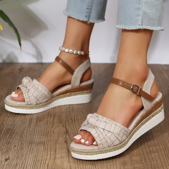 Women's Buckle Wedge Platform Sandals $45.50 Dana Fashion Color: Apricot Size: 36 Women's shoes Product information: Material lining: Pu Scaffold shape: round head Color: sky blue, apricot Upper material: Pu Size: 36.37, 38.39, 40.41, 42.43 Wearing method
