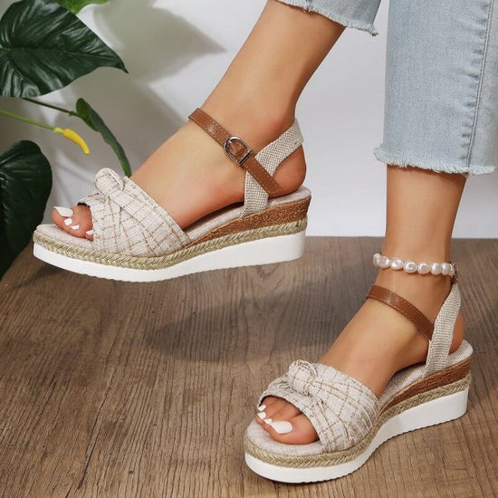 Women's Buckle Wedge Platform Sandals $45.50 Dana Fashion Color: Apricot Size: 36 Women's shoes Product information: Material lining: Pu Scaffold shape: round head Color: sky blue, apricot Upper material: Pu Size: 36.37, 38.39, 40.41, 42.43 Wearing method