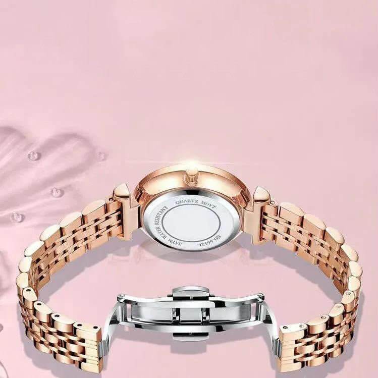 Women's Casual Fashion Waterproof Leather Strap Watch $78.04 Dana Fashion Color: Blue Women's Accessories Product information: Special features: decoration Display Type: Pointer Waterproof performance: 50m Movement type: Quartz Thickness: 6mm Dial diamete