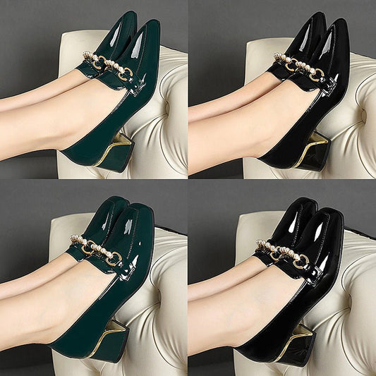Women's Chunky Heel Plus Size Soft Leather Shoes $54.64 Dana Fashion Color: Black Pointed Toe Size: 34 Women's shoes Product information: Pattern: solid color Color: Black pointed style, Green pointed style, black square style, Green Square style Heel hei