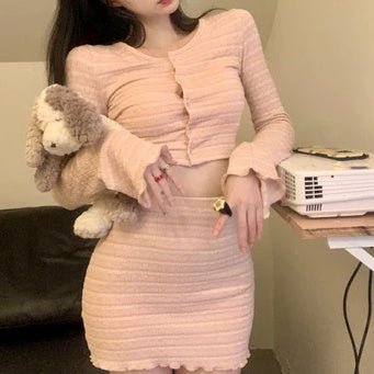 Women's Clothing Coat Skirts French Style Temperament $39.50 Dana Fashion Color: Skirt size: M Women's clothing Product information: Color: skirt, top Style: Grid Size: S,M Object: Female Material: Polyester Packing list: Skirt * 1/Top*1 Product Image: un