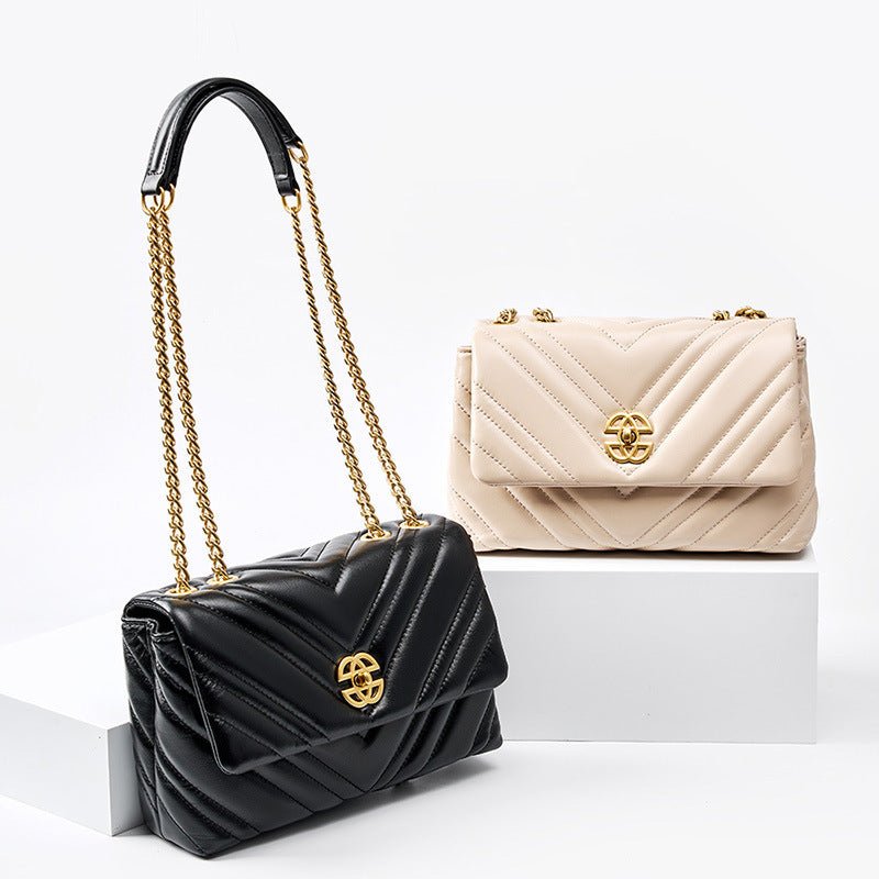 Women's Cowhide Diamond Chain Square Shoulder Messenger Bag $96.99 Dana Fashion Color: Apricot Women's Bags Product information: Lining texture: Polyester Color: Black, apricot Outer bag type: clamshell bag Leather features: first layer cowhide Hardness: