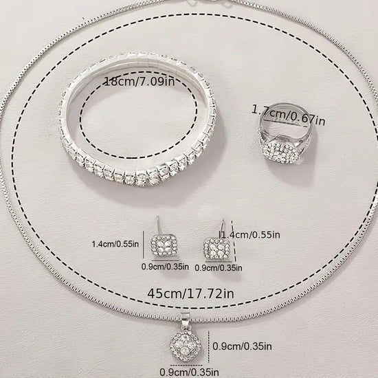 Women's Diamond Fashion Roman Quartz Watch Five-piece Set $33.28 Dana Fashion Color: Golden Suit Women's Accessories Product information: Color: silver suit (without gift box), golden suit (without gift box), rose gold set (without gift box), Thickness: 9