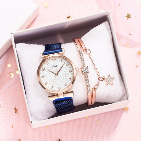 Women's Digital Alloy Watch Bracelet $19.20 Dana Fashion Color: Belt Black Suit Women's Accessories Product information: Special function: decoration, world time Display type: pointer Thickness: 10mm Dial diameter: 37mm Mirror material: mineral reinforced