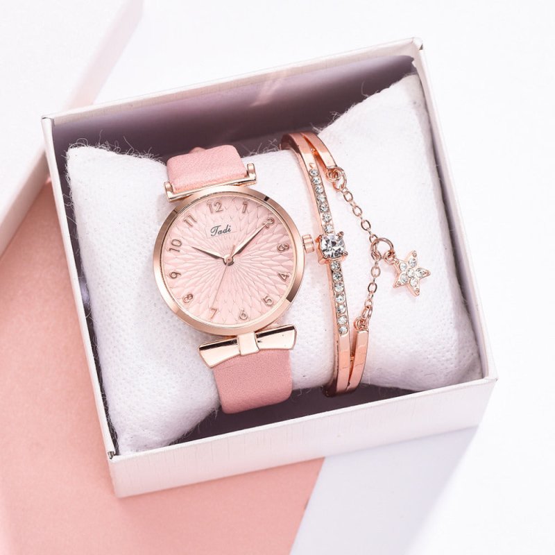Women's Digital Alloy Watch Bracelet $19.20 Dana Fashion Color: Belt Black Suit Women's Accessories Product information: Special function: decoration, world time Display type: pointer Thickness: 10mm Dial diameter: 37mm Mirror material: mineral reinforced