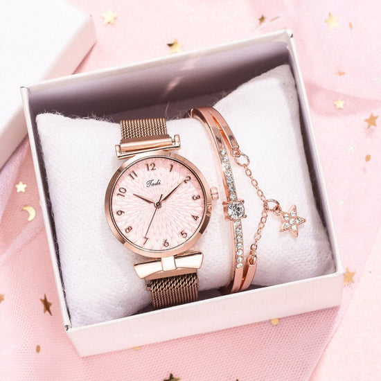 Women's Digital Alloy Watch Bracelet $19.20 Dana Fashion Color: Belt Black Suit Women's Accessories Product information: Special function: decoration, world time Display type: pointer Thickness: 10mm Dial diameter: 37mm Mirror material: mineral reinforced