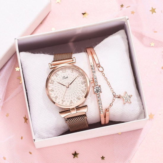 Women's Digital Alloy Watch Bracelet $19.20 Dana Fashion Color: Belt Black Suit Women's Accessories Product information: Special function: decoration, world time Display type: pointer Thickness: 10mm Dial diameter: 37mm Mirror material: mineral reinforced