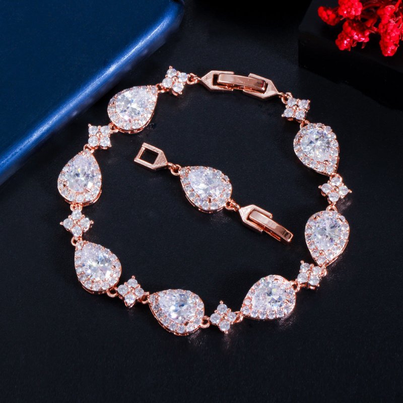 Women's Fashion Classic Drop-shaped Geometric Bracelet $29.00 Dana Fashion Color: Rose Gold Women's Accessories Product information: Type: Bracelet, bracelet Color: platinum, gold, rose gold Inlay material: gold-plated inlaid artificial gemstone/semi-prec