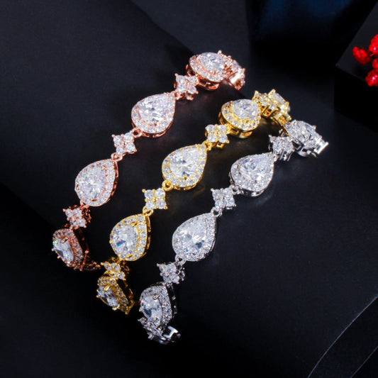 Women's Fashion Classic Drop-shaped Geometric Bracelet $29.00 Dana Fashion Color: Gold Women's Accessories Product information: Type: Bracelet, bracelet Color: platinum, gold, rose gold Inlay material: gold-plated inlaid artificial gemstone/semi-precious