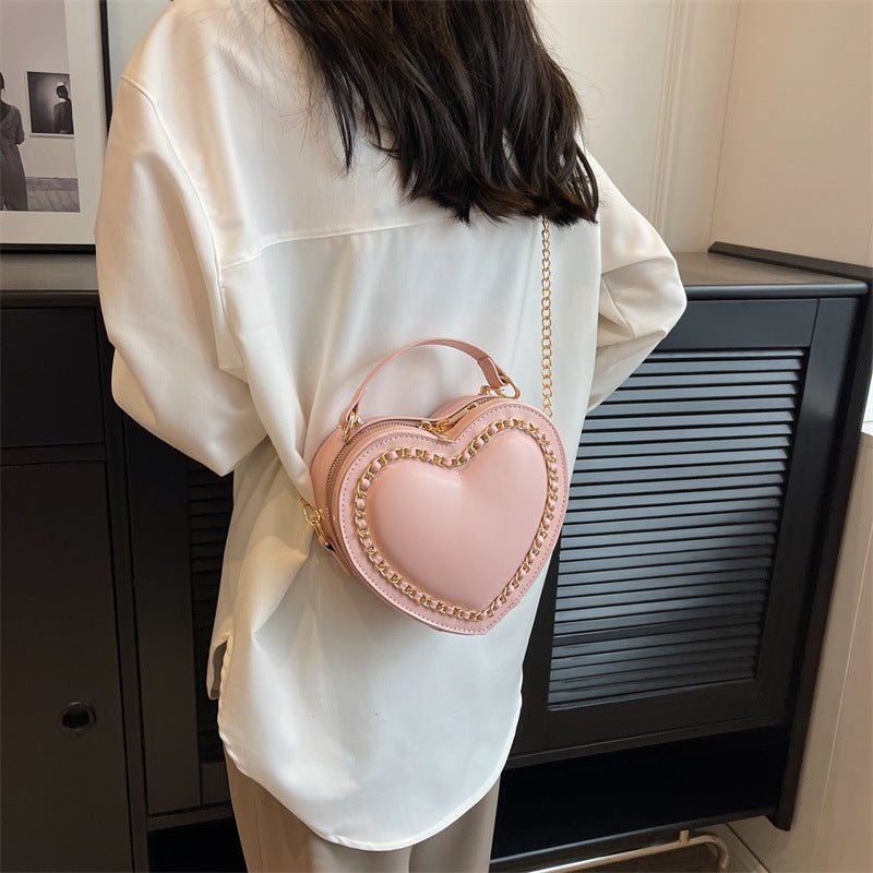 Women's Fashion Large Capacity Chain Shoulder Messenger Bag $47.34 Dana Fashion Color: Beige Women's Bags Product information: Lining texture: Polyester Color: black, beige, pink, red Material: PU Bag internal structure: mobile phone bag, file bag Style: