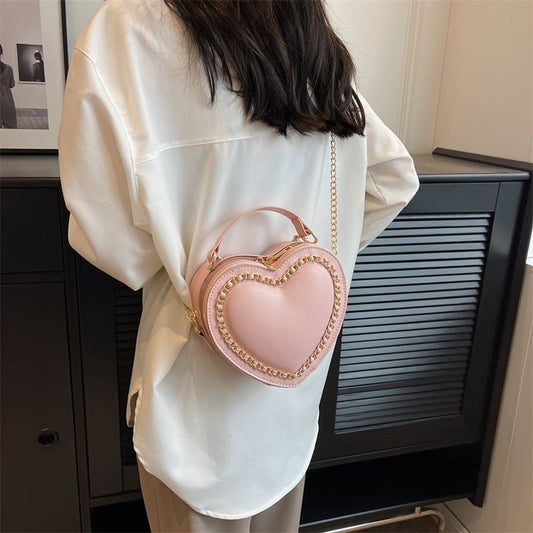 Women's Fashion Large Capacity Chain Shoulder Messenger Bag $47.34 Dana Fashion Color: Beige Women's Bags Product information: Lining texture: Polyester Color: black, beige, pink, red Material: PU Bag internal structure: mobile phone bag, file bag Style: