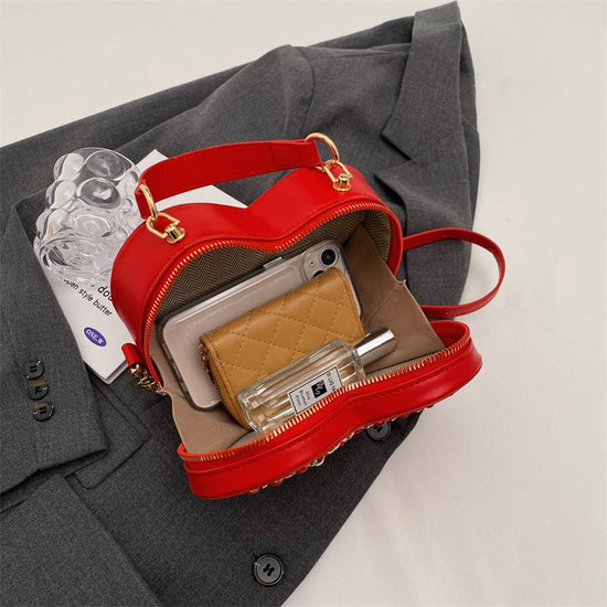 Women's Fashion Large Capacity Chain Shoulder Messenger Bag $47.34 Dana Fashion Color: Beige Women's Bags Product information: Lining texture: Polyester Color: black, beige, pink, red Material: PU Bag internal structure: mobile phone bag, file bag Style: