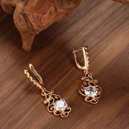Women's Fashion Long Pattern Zircon Earrings $13.90 Dana Fashion Color: H0222 Rose Gold Women's Accessories Product information: Color: H0222 rose gold Style: Women's Material: Copper Shape: U-shaped Popular elements: Flowers Packing list: Earrings *1 pai
