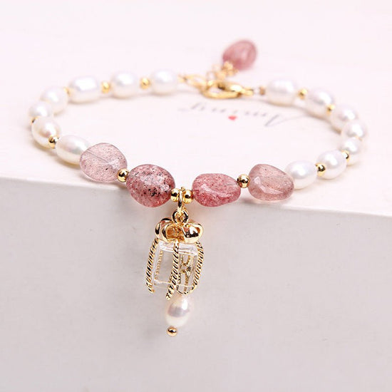 Women's Fashion Personalized Natural Pearl Bracelet $19.00 Dana Fashion Color: Strawberry Quartz Women's Accessories Product information: Color: Strawberry quartz natural freshwater pearl, green ghost natural freshwater pearl, purple crystal natural fresh