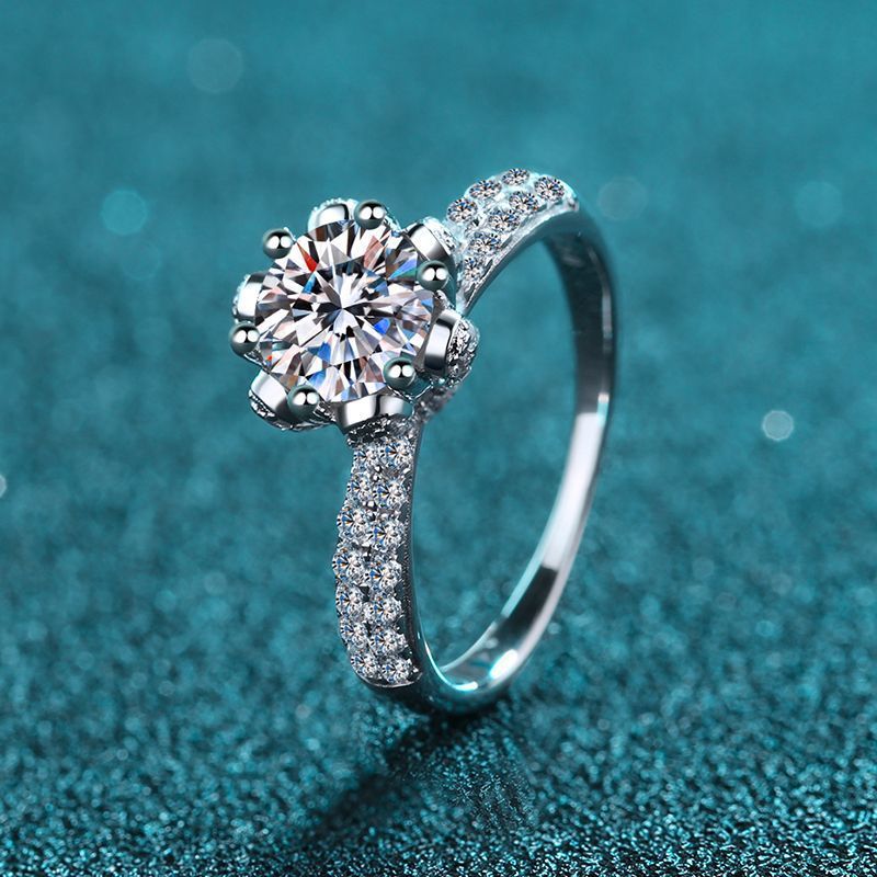 Women's Fashion Sterling Silver Ring $49.00 Dana Fashion style: 11mm zircon Size: No.10 Women's Accessories Product information: Type: Ring Material: silver Style: Europe and America Shape: flowers Treatment process: electroplating Color: 1 carat mosonite