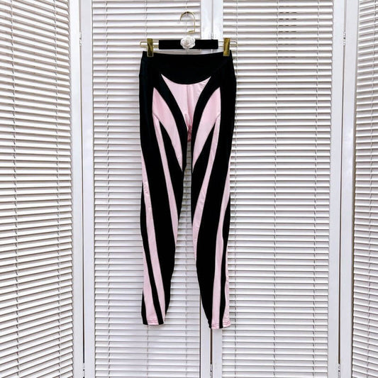 Women's Fashion Stitching Mesh Leggings $199.00 Dana Fashion Color: Black size: L Women's clothing Product information: Fabric name: Polyester Color: black, pink, khaki Pants length: cropped pants Size: S,M,L Size Information: Note: 1. Asian sizes are 1 t
