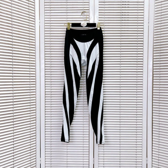 Women's Fashion Stitching Mesh Leggings $199.00 Dana Fashion Color: Black size: L Women's clothing Product information: Fabric name: Polyester Color: black, pink, khaki Pants length: cropped pants Size: S,M,L Size Information: Note: 1. Asian sizes are 1 t