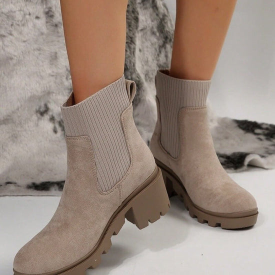 Women's Fashion Suede Flying Woven Martin Boots Plus Size $52.50 Dana Fashion Color: Khaki Size: 36 Women's shoes Product information: Pattern: solid color Color: khaki Heel height: mid heel (3-5CM) Sock length: mid-calf Heel shape: chunky heel Size: 36,3