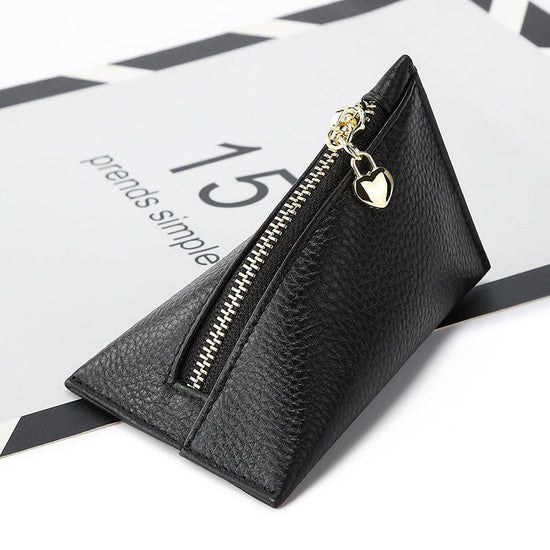 Women's First Layer Cowhide Small Exquisite And Creative Mini Coin Purse $18.77 Dana Fashion Color: Black Women's Bags Product information: Pattern: solid color Color: yellow, red, green, blue, black, orange Applicable Gender: Female Leather features: fir