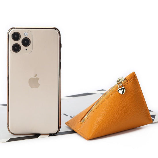 Women's First Layer Cowhide Small Exquisite And Creative Mini Coin Purse $18.77 Dana Fashion Color: Black Women's Bags Product information: Pattern: solid color Color: yellow, red, green, blue, black, orange Applicable Gender: Female Leather features: fir